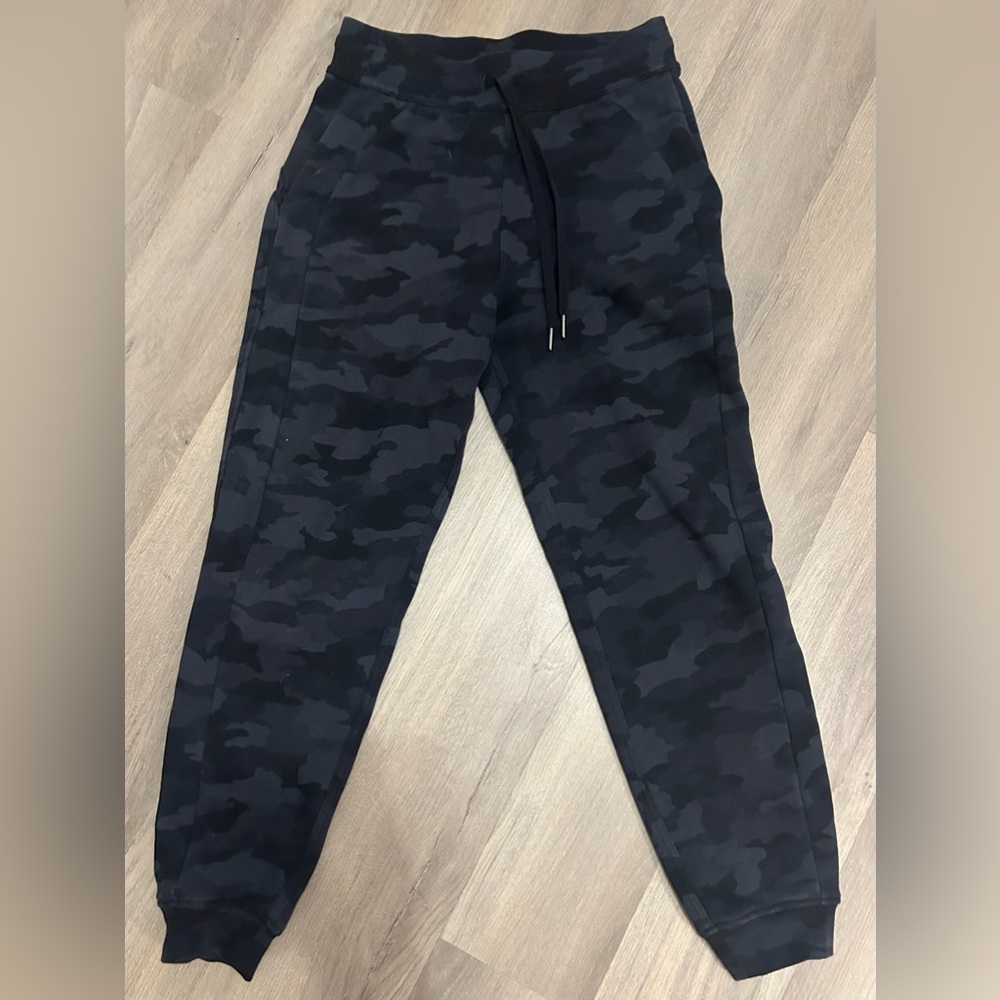 black and grey camo LULULEMON joggers